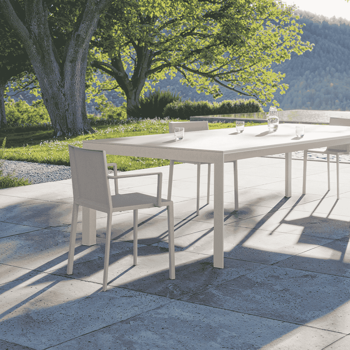 Vondom Quartz, Sedia con Braccioli di Ramón Esteve per Vondom
