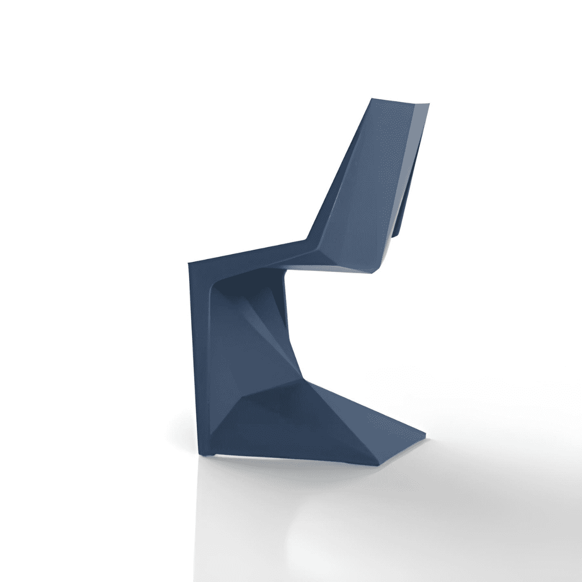 sedia blu voxel chair con sfondo bianco