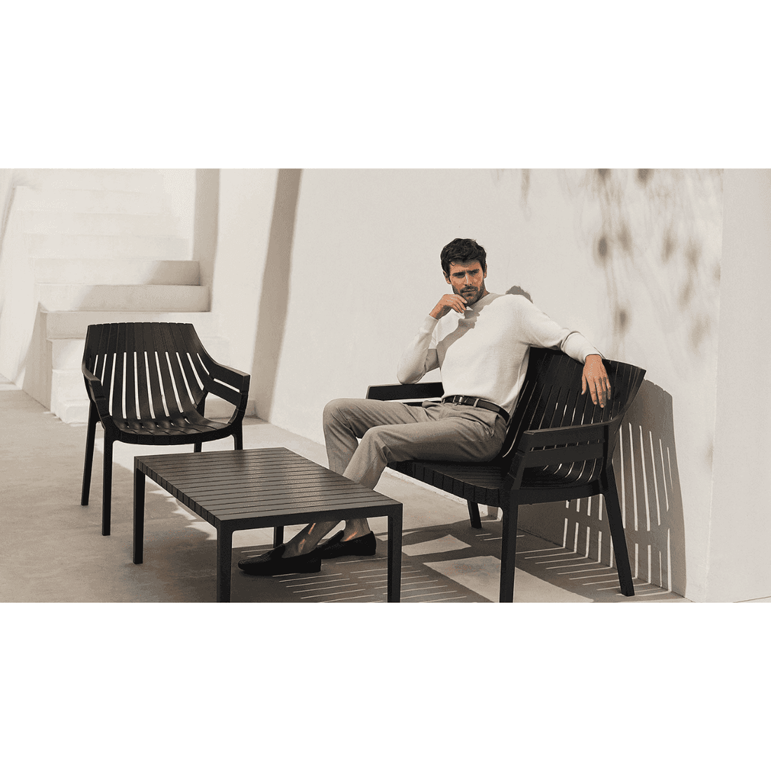 vondom spritz lounge chair poltrona da esterni con set salotto nero