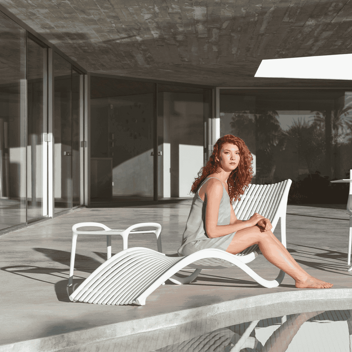 Vondom Ibiza, Tavolino da Caffè per Esterni dallo Stile Mediterraneo