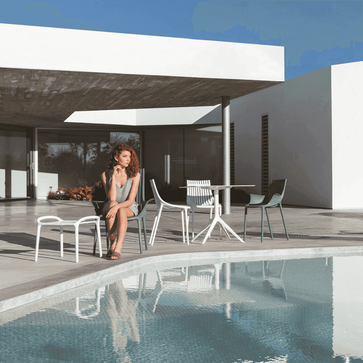 Vondom Ibiza, Tavolino da Caffè per Esterni dallo Stile Mediterraneo
