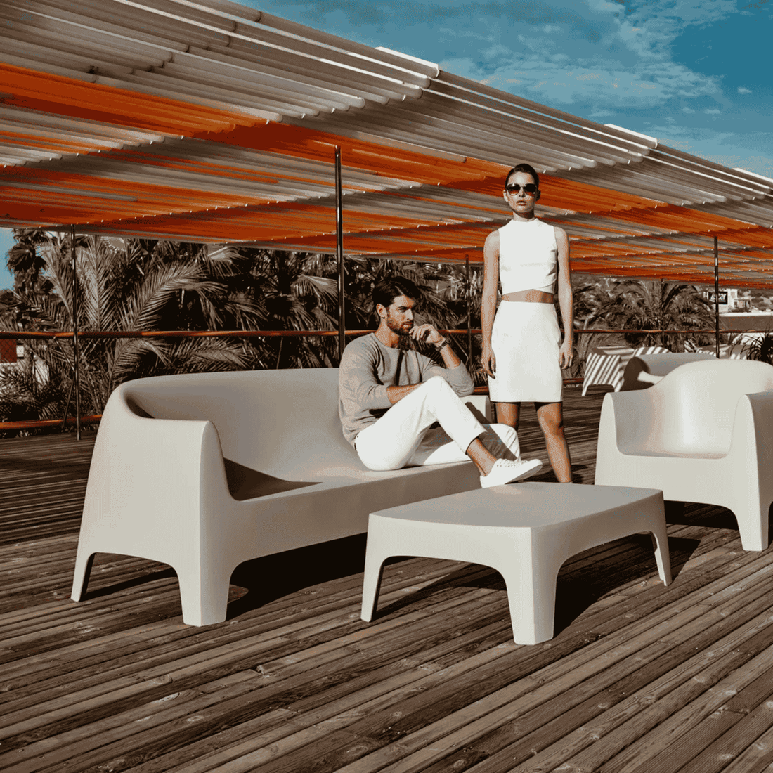 Vondom Solid Sofa - Divano da Giardino Impilabile | Design di Stefano Giovannoni