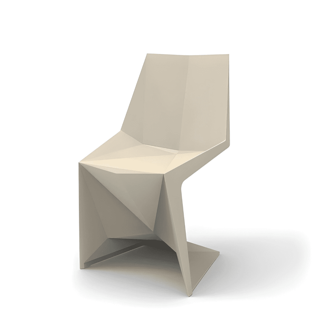 Sedia da esterno vondom voxel chair colore ecru e sfondo bianco