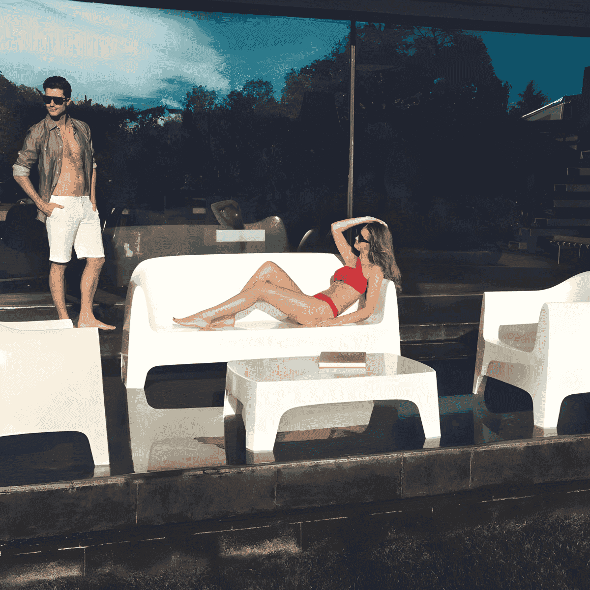 Vondom Solid Sofa - Divano da Giardino Impilabile | Design di Stefano Giovannoni
