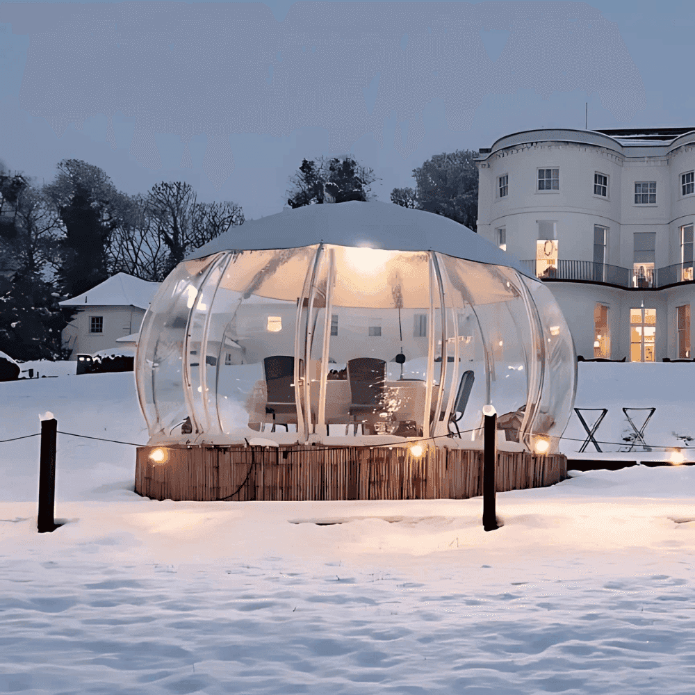 Bolla wind di fronte una villa